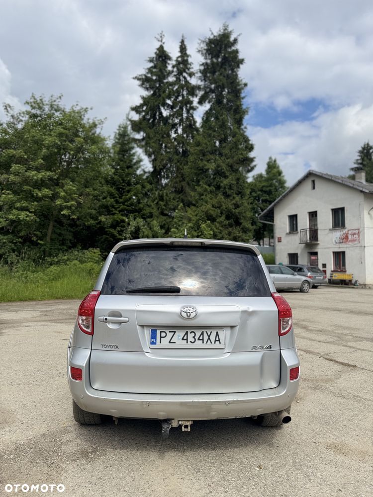 Toyota RAV4 - 6