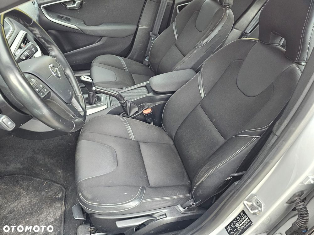 Volvo V40 D2 Momentum - 8
