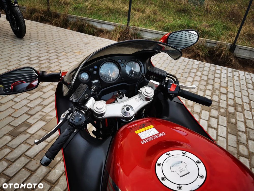 Honda CBR - 28