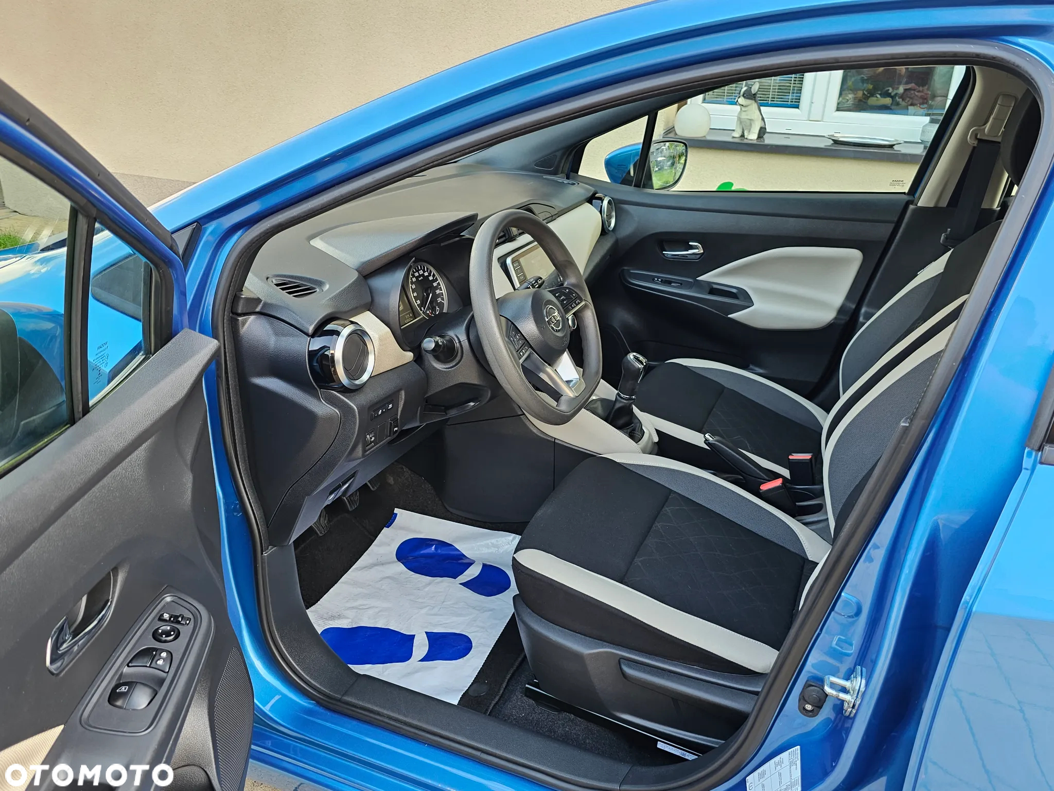 Nissan Micra 1.0 Visia Plus - 23