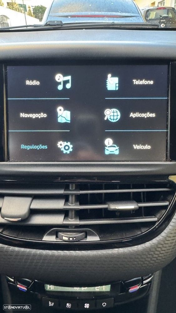 Peugeot 2008 1.2 PureTech Allure EAT6 - 12