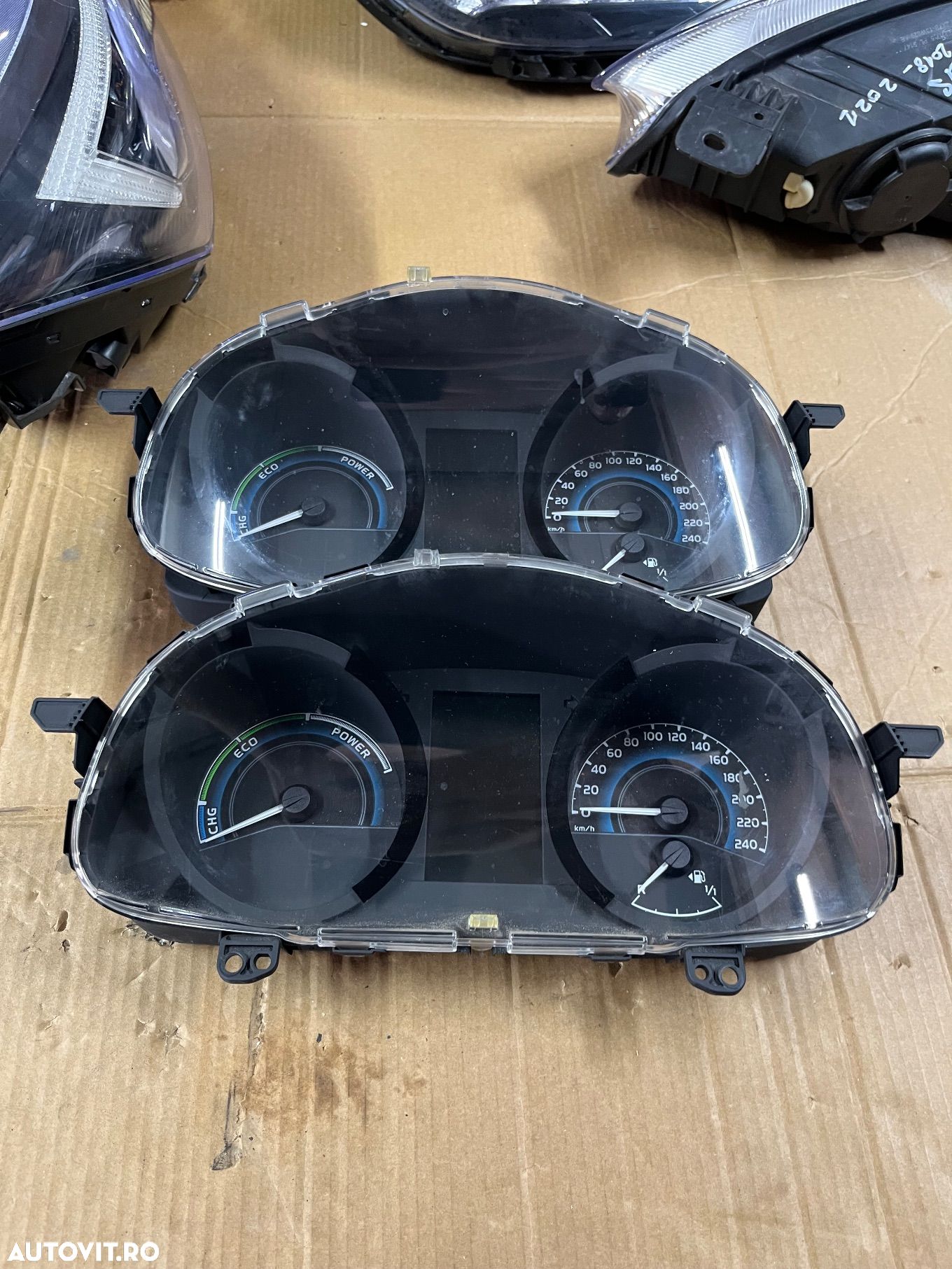 Ceasuri bord color Toyota auris 1.8 Hibrid 2017 - 1