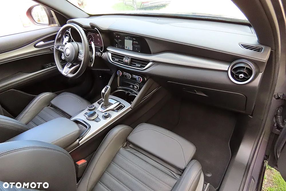 Alfa Romeo Stelvio 2.0 Turbo 16V AT8-Q4 Veloce - 41