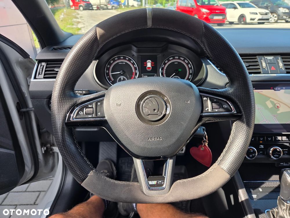 Skoda Octavia 2.0 TDI DSG RS - 21