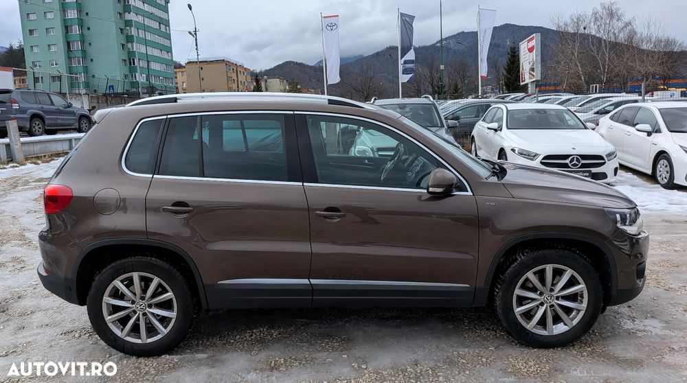 Volkswagen Tiguan 2.0 TDI DPF 4Motion BlueMotion Technology DSG Sport & Style - 4