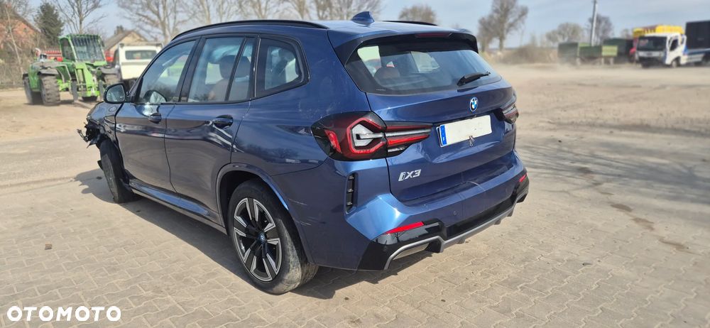 BMW iX3 - 16