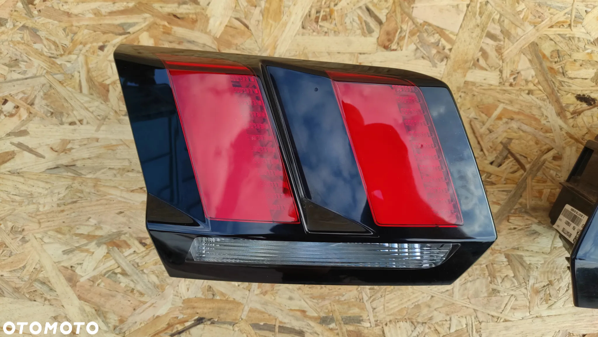 Lampy tylne w klape Peugeot 3008 II GT komplet 9810477780 9810477880 - 7