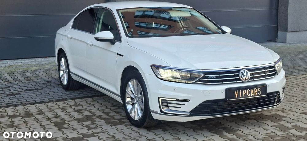 Volkswagen Passat - 17