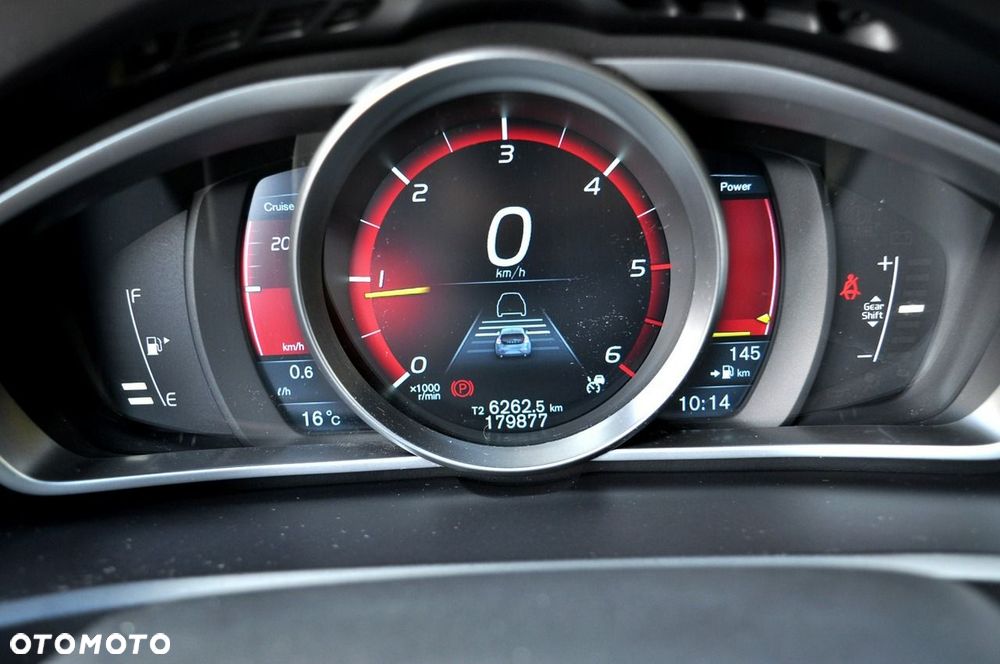 Volvo V40 D2 Summum - 19