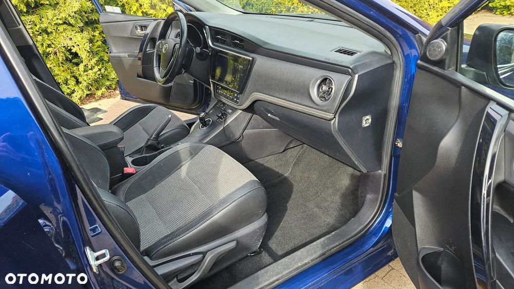 Toyota Auris - 10