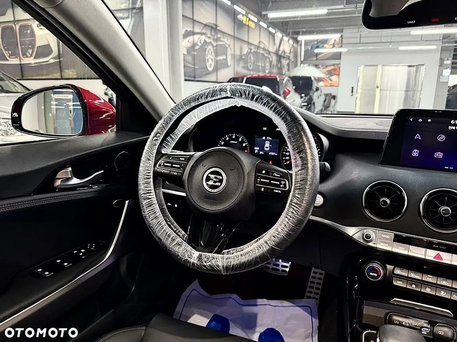 Kia Stinger - 8