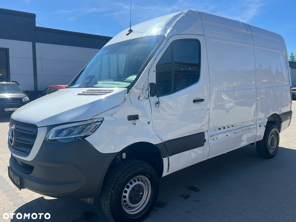 Mercedes-Benz Sprinter - 2