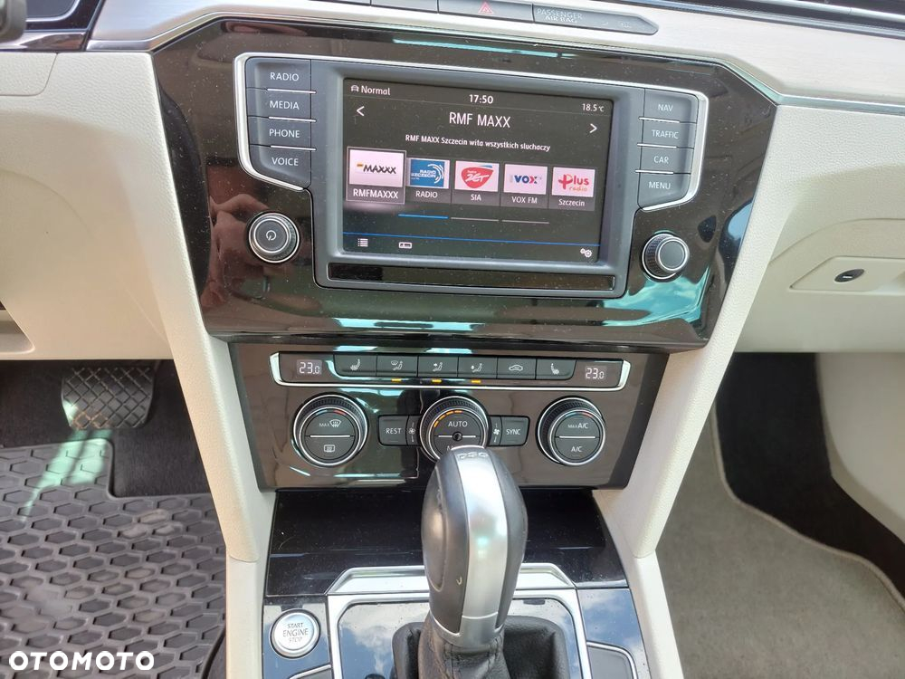 Volkswagen Passat 2.0 TDI BMT 4Mot Highline DSG - 12
