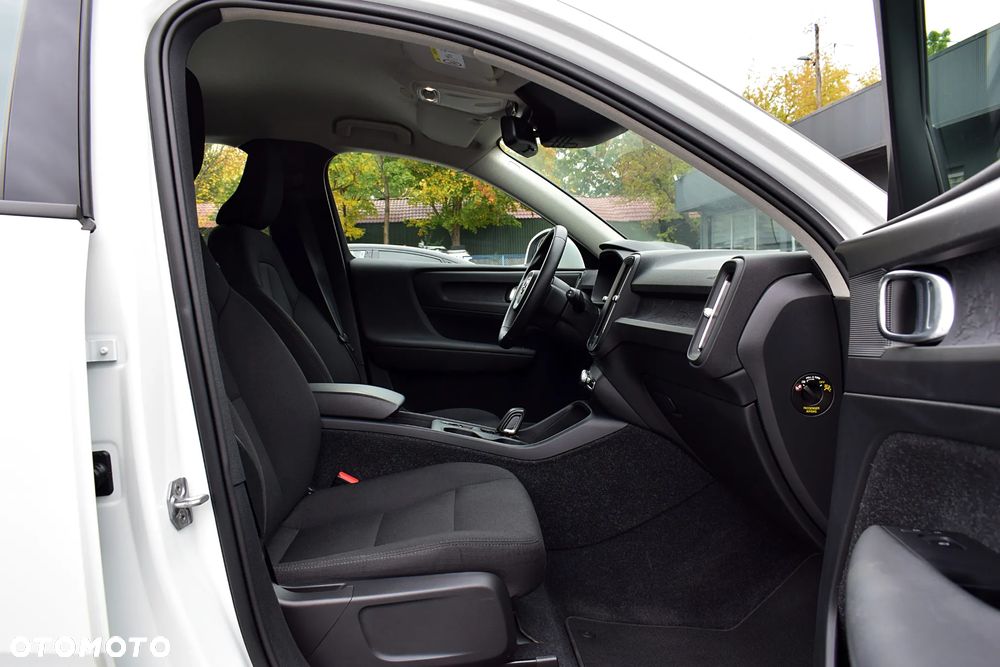 Volvo XC 40 T3 Momentum - 8