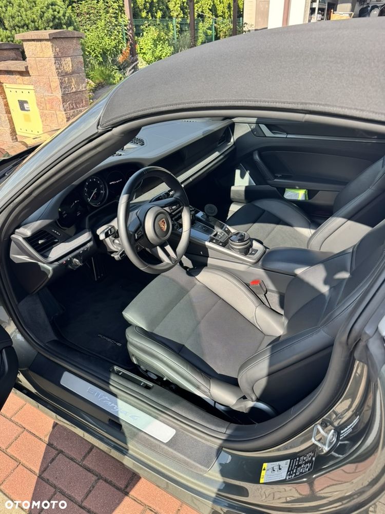 Porsche 911 Targa 4 - 15