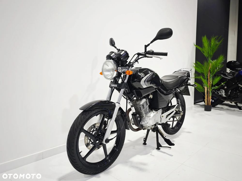 Yamaha YBR - 8