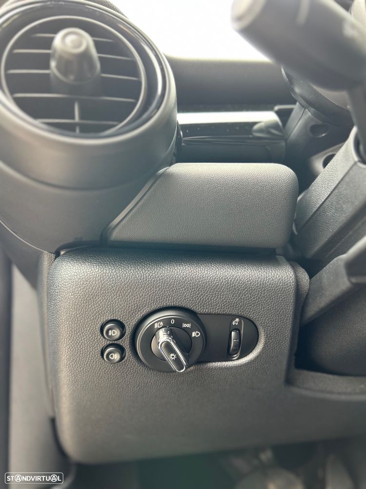 MINI 3 Portas Cooper D Aut. - 22