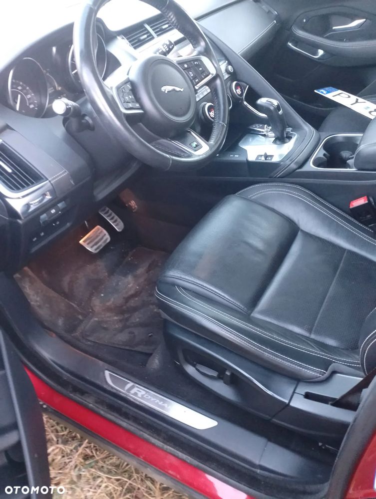 Jaguar E-Pace 2.0 i4D AWD R-Dynamic - 10