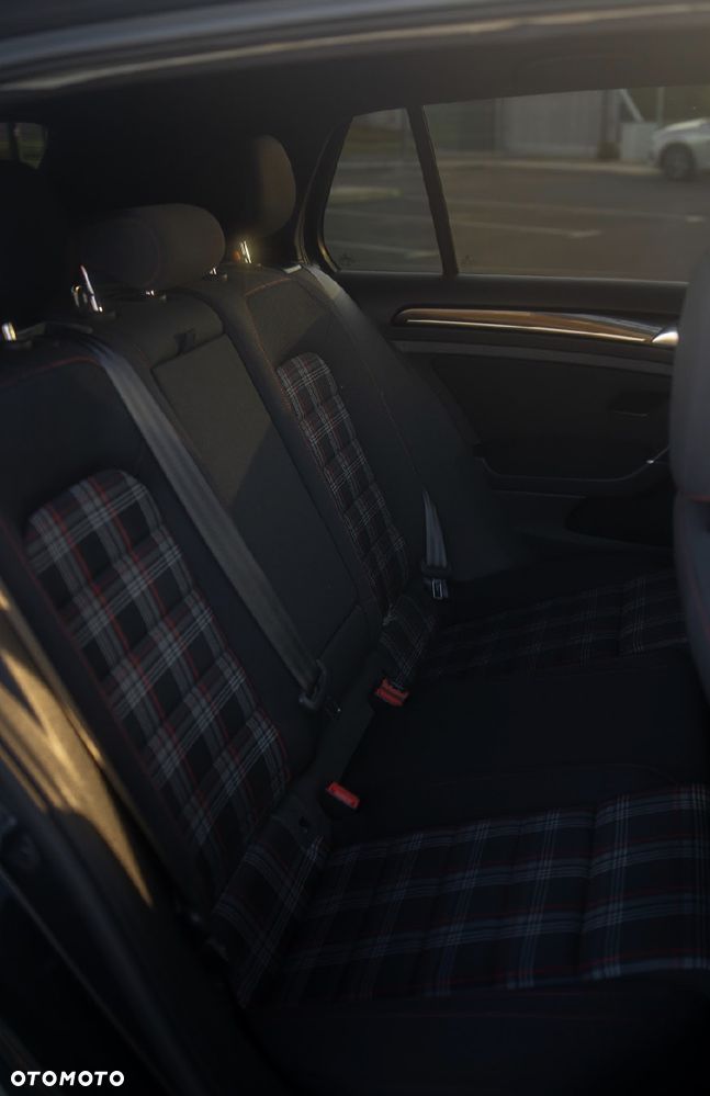 Volkswagen Golf 2.0 TSI BMT GTI DSG - 16