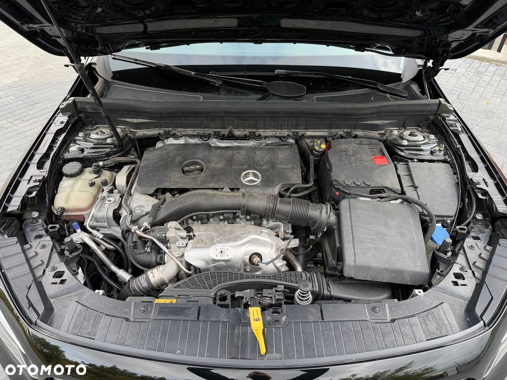 Mercedes-Benz GLB 250 4Matic 8G-DCT - 25
