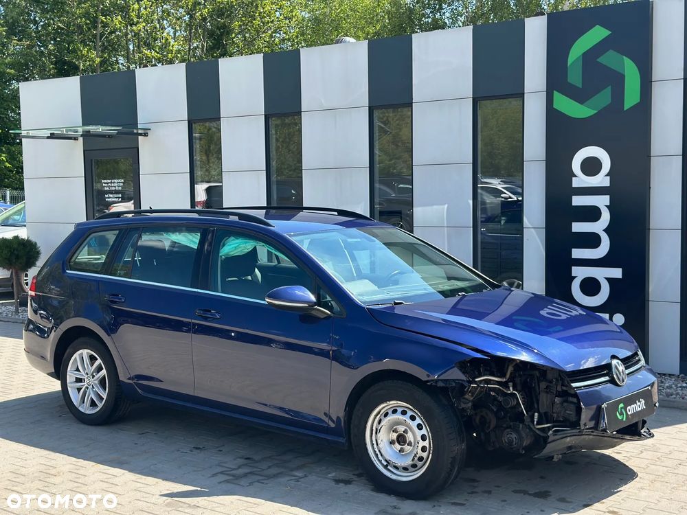 Volkswagen Golf - 1