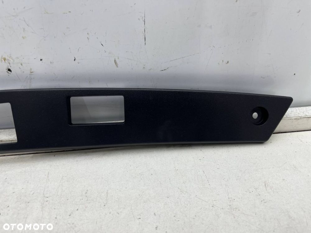 Listwa BYD Atto 3 21r.- blenda nakładka dolna klapy bagażnika na przycisk i kamerę sc2e-5506111 - 5