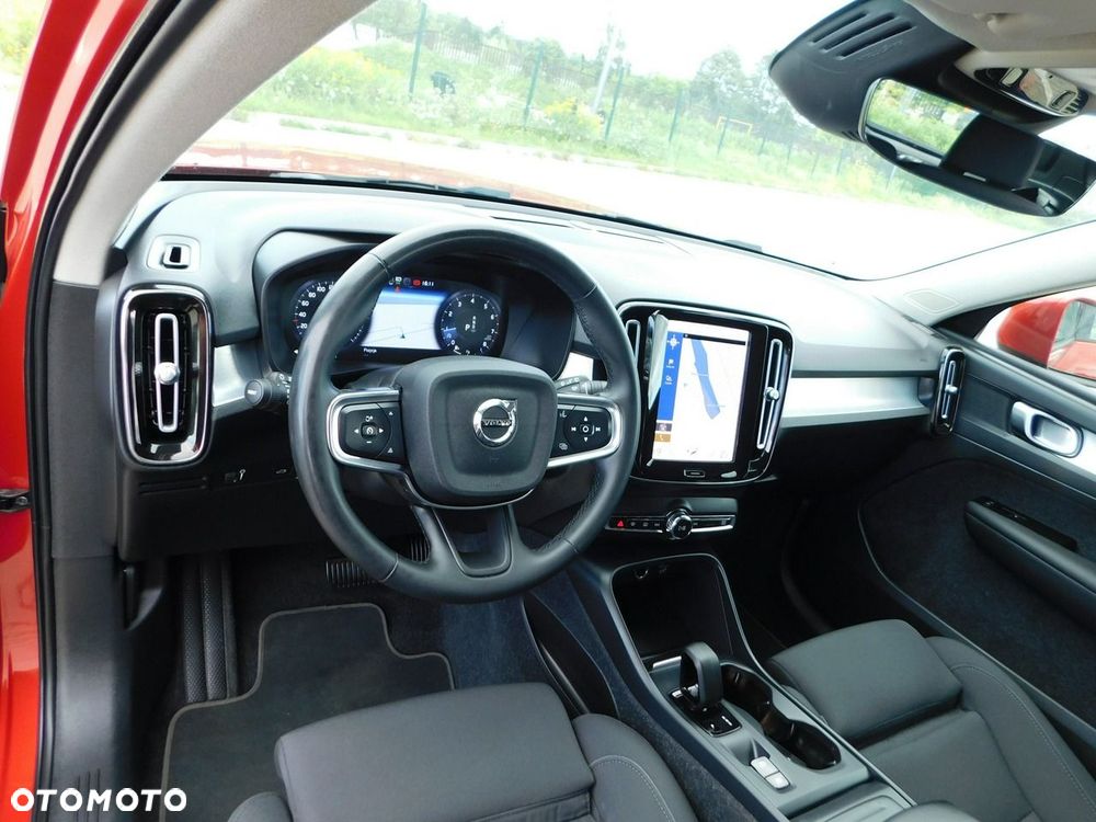 Volvo XC 40 T3 Geartronic Momentum Pro - 16