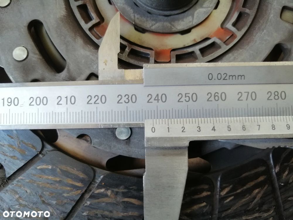Volkswagen Passat B6 2.0 TDi 140KM BKP koło dwumasowe plus sprzęgło - 13