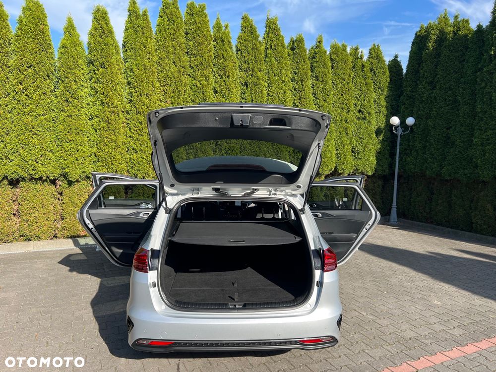 Kia Ceed - 38