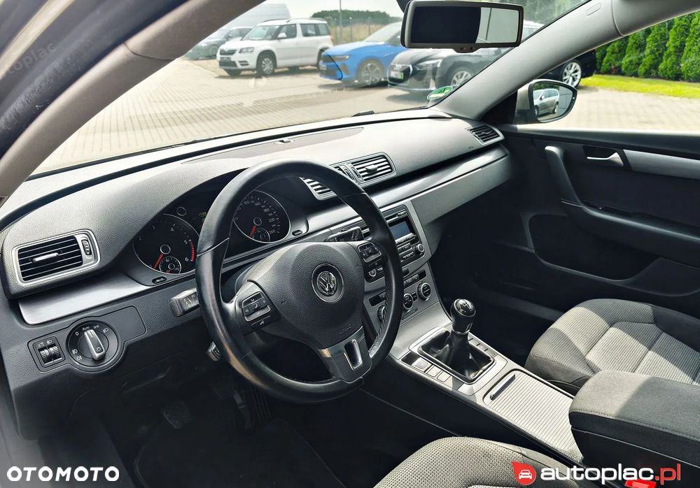 Volkswagen Passat 2.0 Blue TDI SCR Comfortline - 5