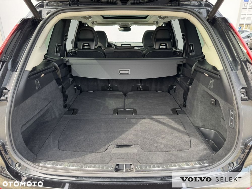 Volvo XC 90 T8 AWD Plug-In Hybrid Ultra Dark 7os - 14