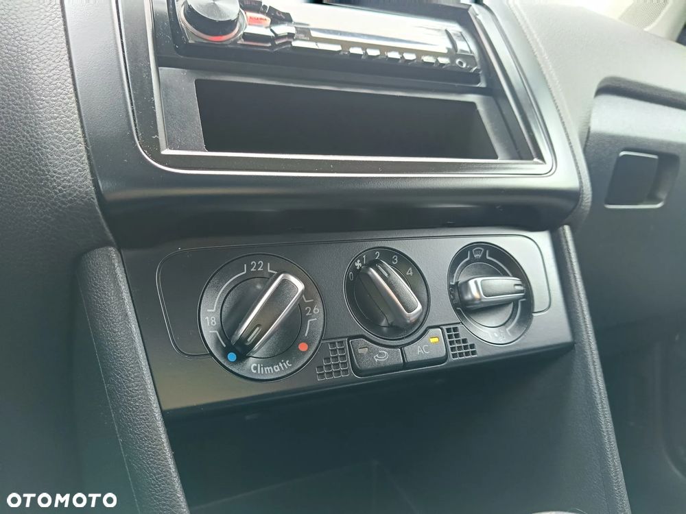 Volkswagen Polo 1.4 16V Comfortline - 9