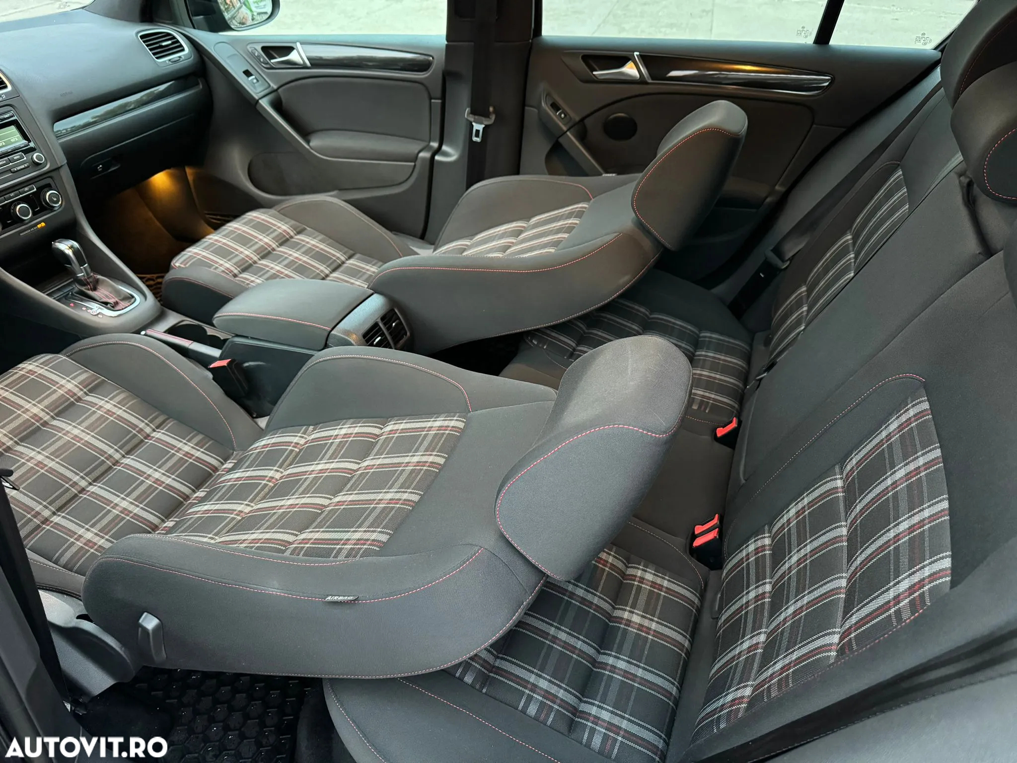 Volkswagen Golf 2.0 TSI GTI DSG - 11
