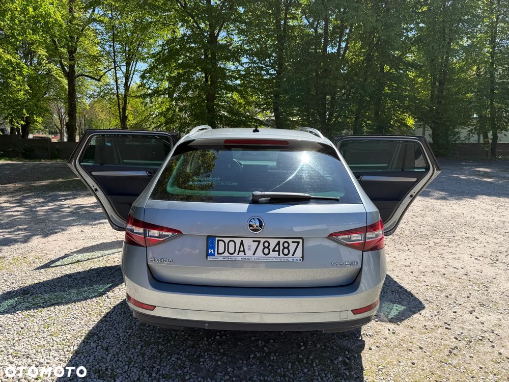 Skoda Superb 2.0 TDI Style DSG - 9