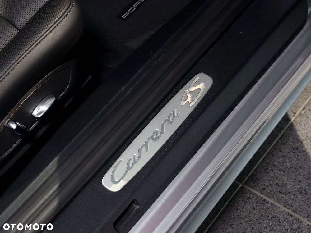 Porsche 911 Carrera 4S PDK - 31