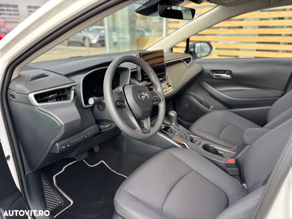 Toyota Corolla Sedan 1.8 HSD Eco - 13