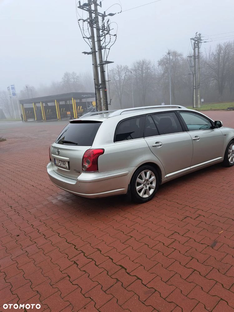 Toyota Avensis 1.8 VVT-i Combi - 16