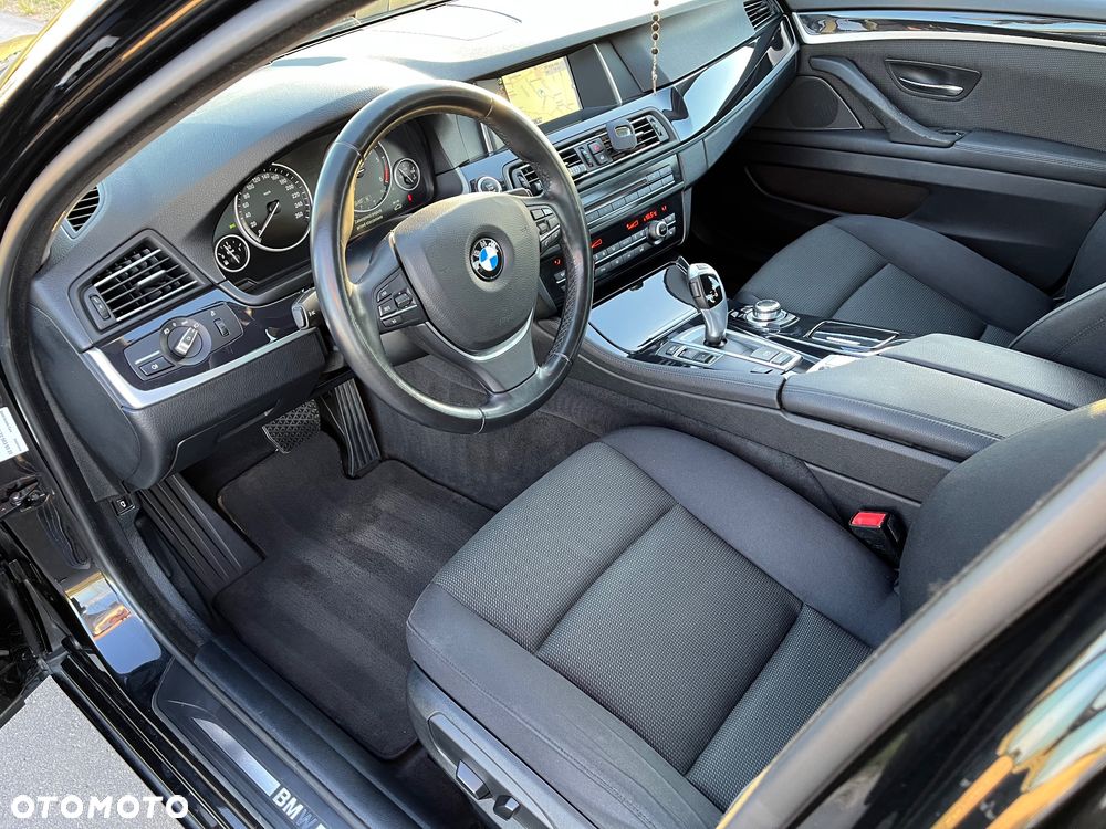 BMW Seria 5 518d Sport - 17