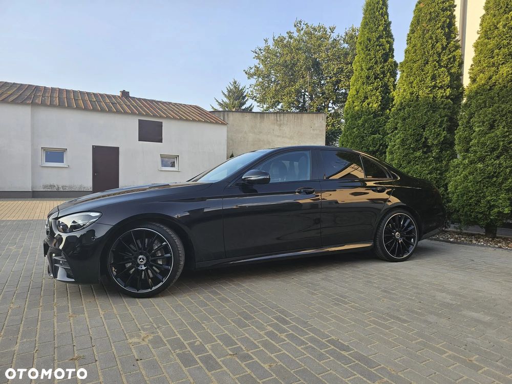 Mercedes-Benz Klasa E 300 9G-TRONIC AMG Line - 3