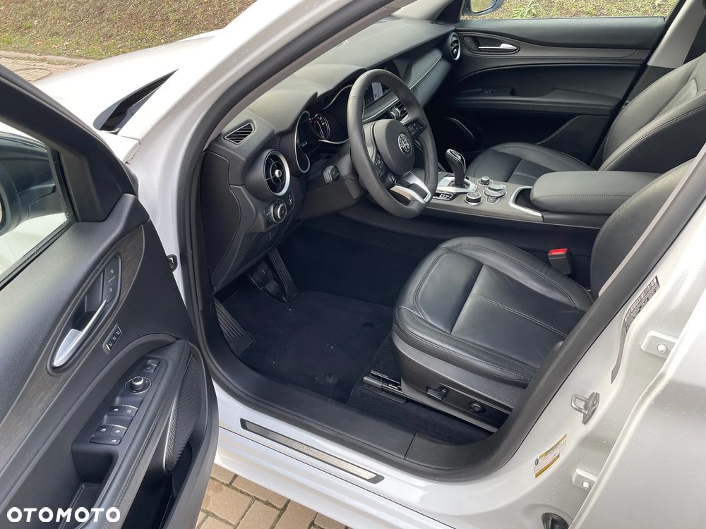 Alfa Romeo Stelvio 2.0 Turbo TI Q4 - 10