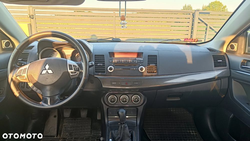 Mitsubishi Lancer 1.8 Intense - 9