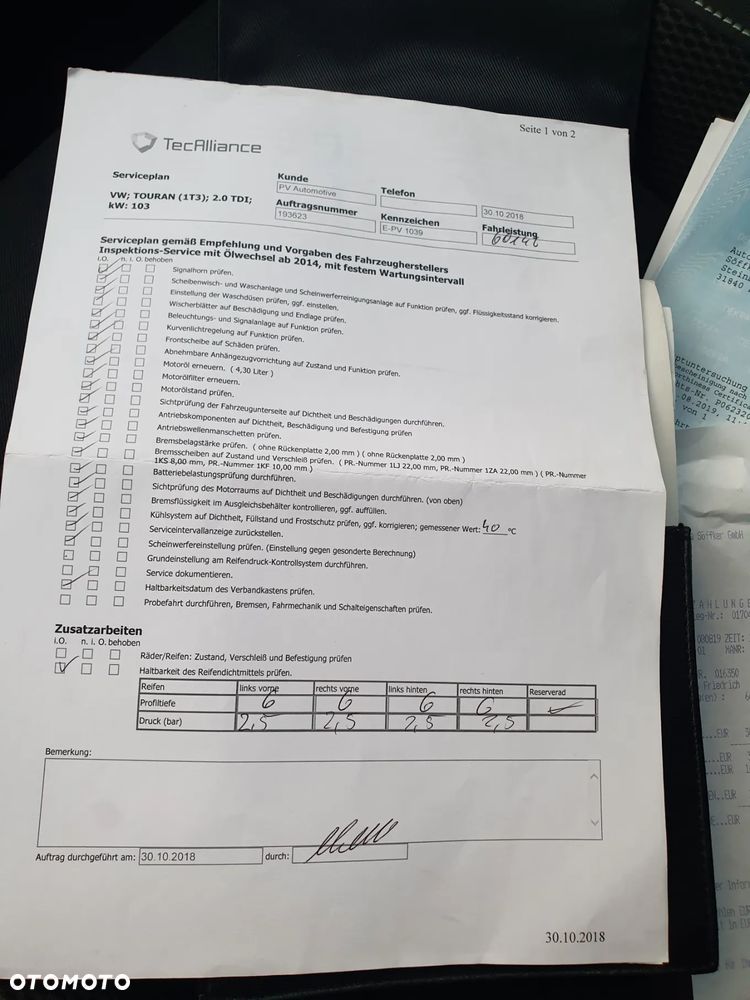 Volkswagen Touran 2.0 TDI DPF BlueMotion Technology DSG Comfortline - 21