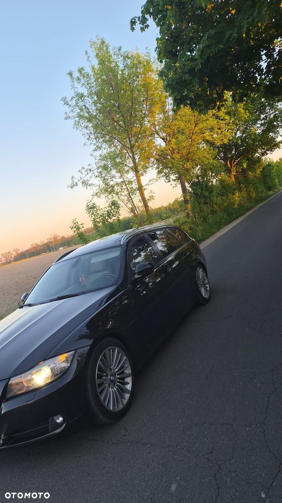 BMW Seria 3 318i - 4