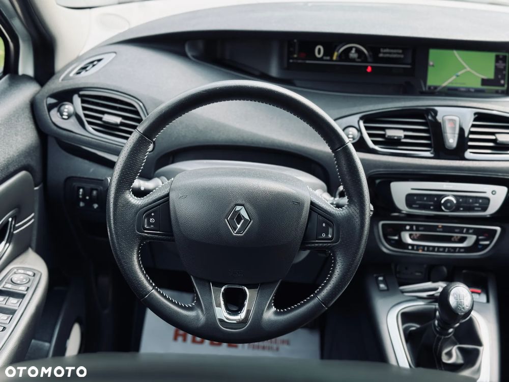 Renault Scenic 1.6 dCi Energy Bose - 24