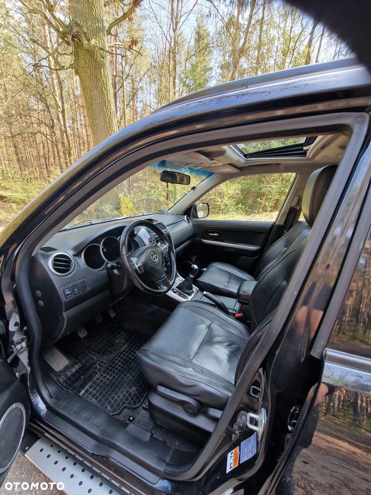 Suzuki Grand Vitara 2.0 Comfort Limited - 12
