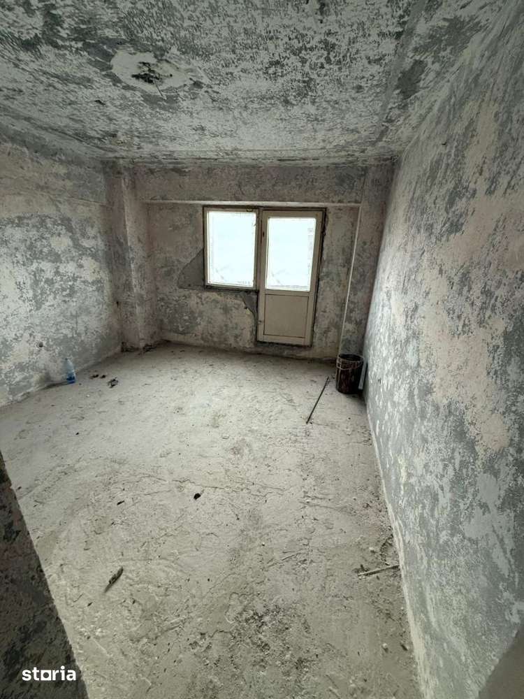 Bulevardul Independentei - 3 camere 80mp - Pregatit de renovare — fotografia 1