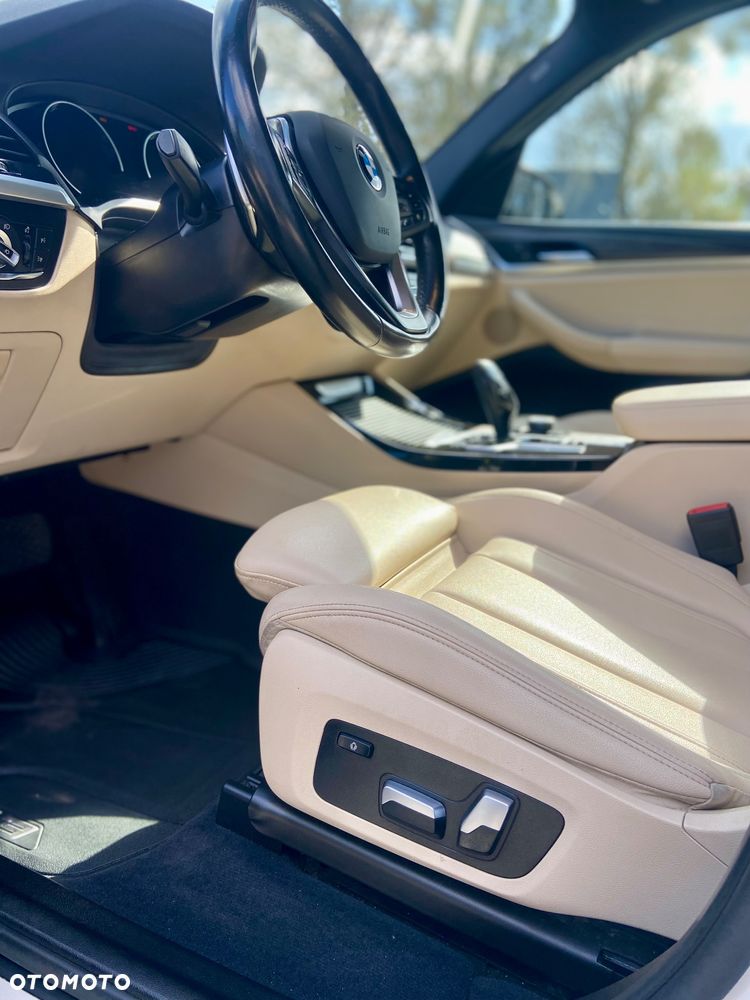 BMW X3 xDrive30i Luxury Line - 34
