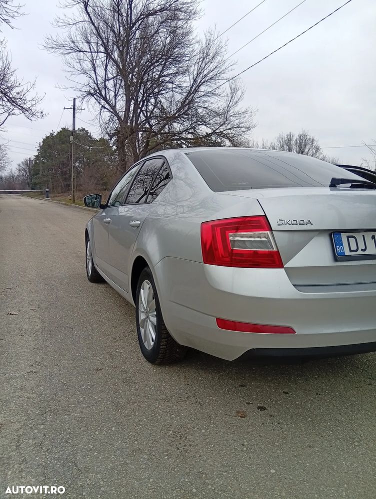 Skoda Octavia 1.2 TSI ELEGANCE - 9