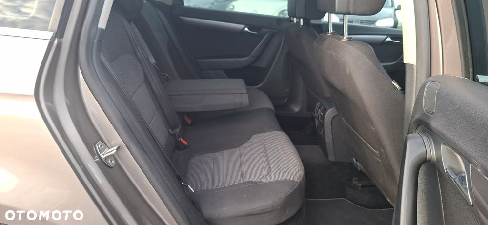 Volkswagen Passat 1.6 TDI BlueMotion - 8