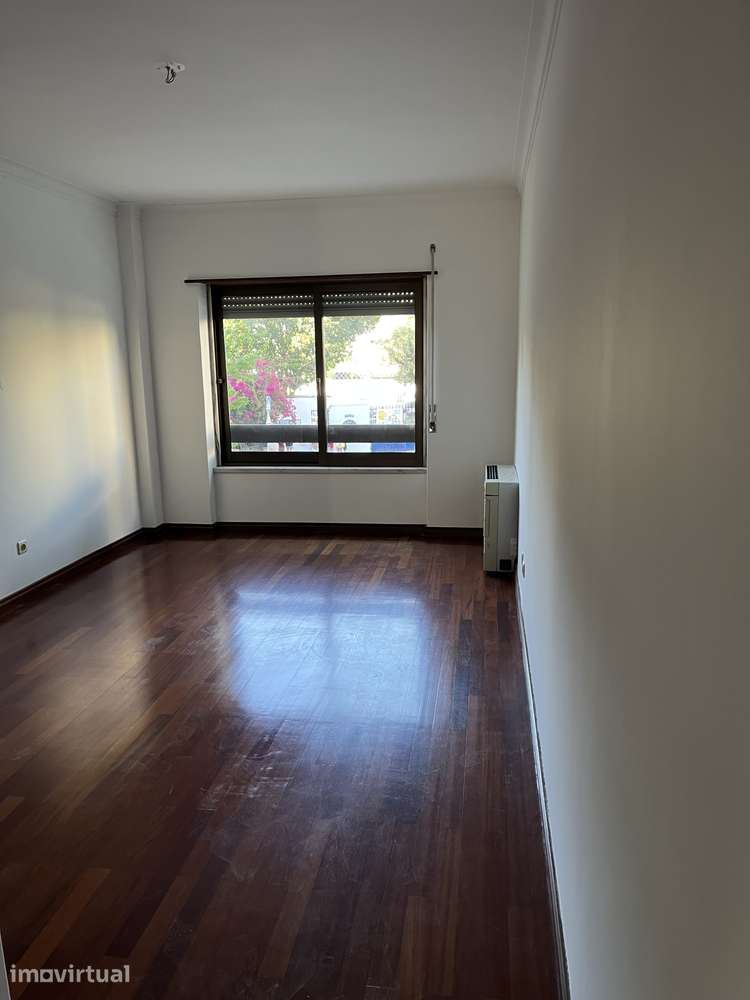 Apartamento, 157 m², São Domingos de Benfica - Grande imagem: 2/13